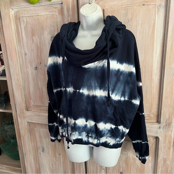 Young Fabulous & Broke Tops - Young Fabulous & Broke Sweatshirt Top Large